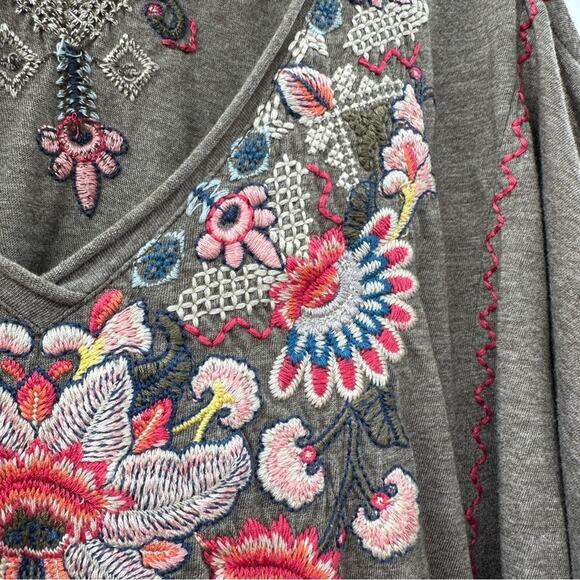 Johnny Was Nindi Gray Multicolor Boho Embroidered Cold Shoulder Top Size 1X - Picture 11 of 13